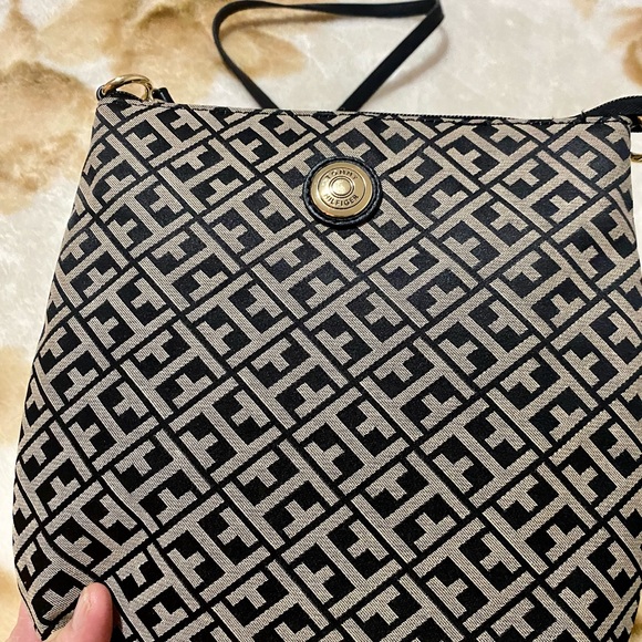 As new Authentic Tommy Hilfiger crossbody - Picture 2 of 6